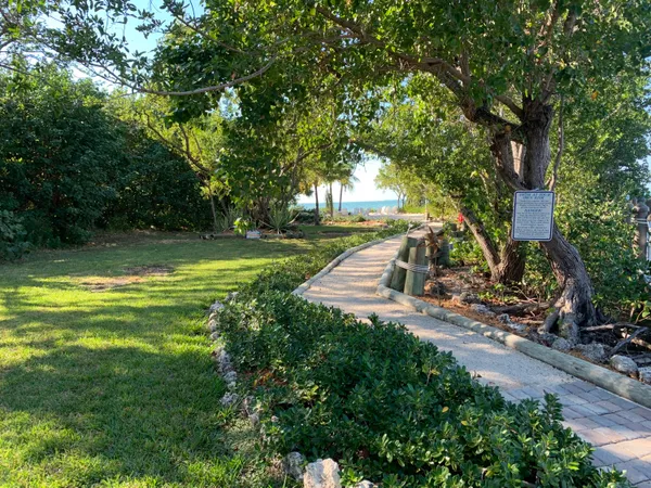 $649,000 | 88500 Overseas Highway, Unit 422, Islamorada, FL 33036