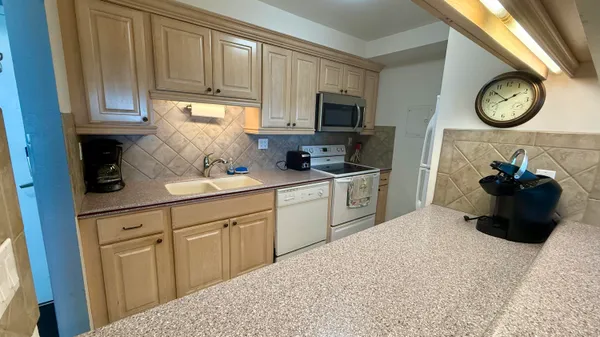 $649,000 | 88500 Overseas Highway, Unit 422, Islamorada, FL 33036