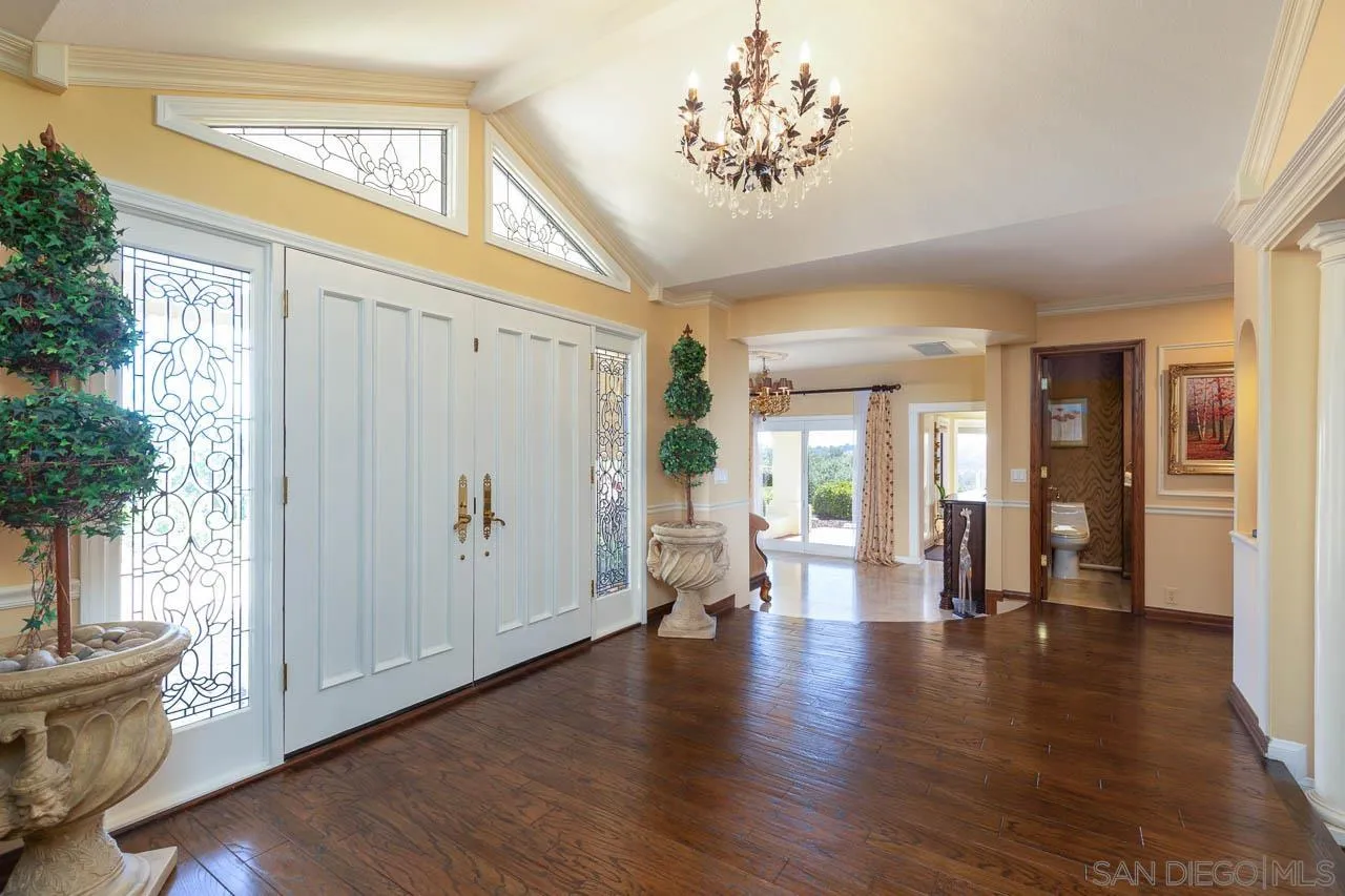 13012 Solera Way Poway, CA 92064 - Photo 6 of 45