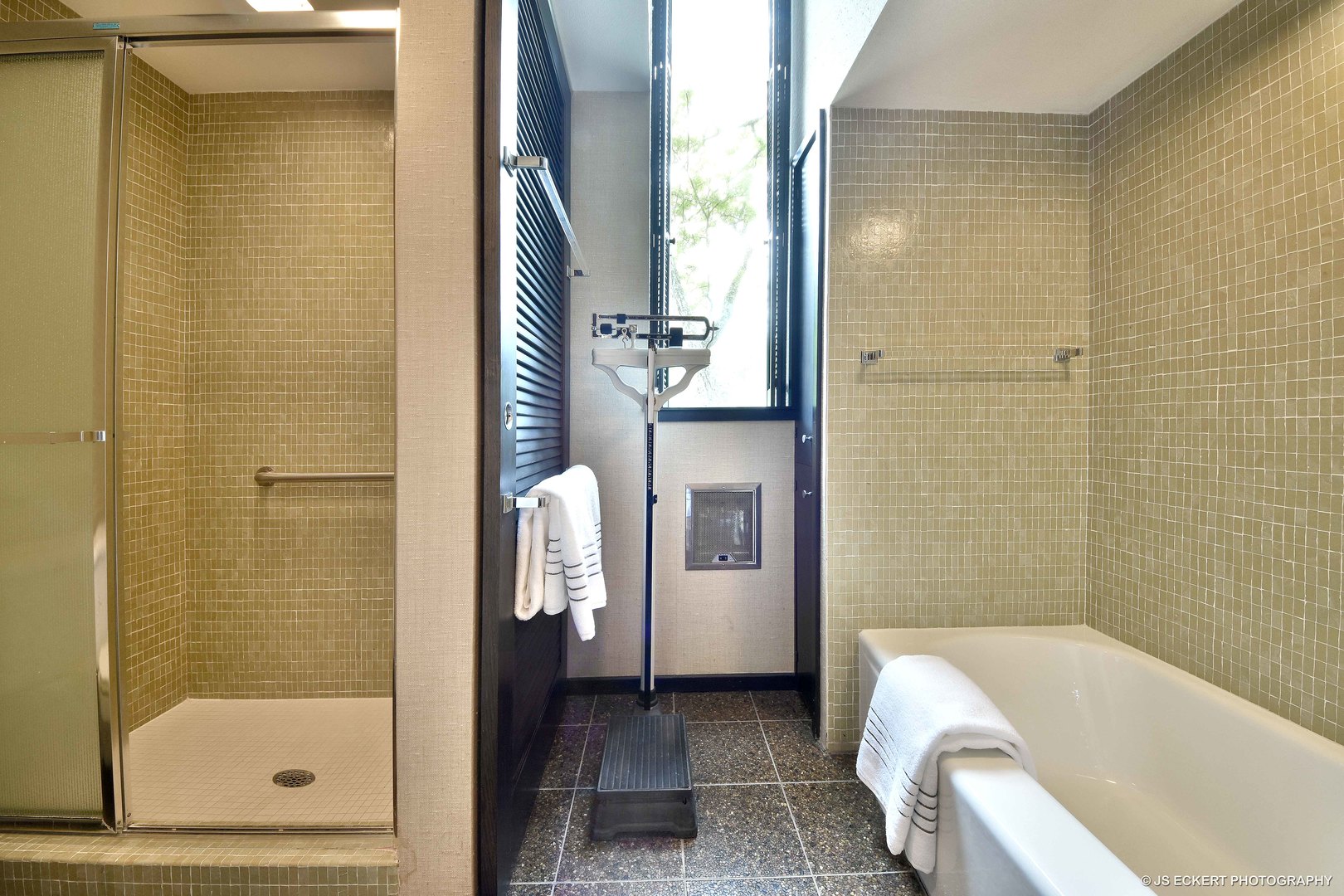 2345 Old Mill Road Lake Forest, IL 60045 - Photo 32 of 73 a bathroom with a bathtub and shower