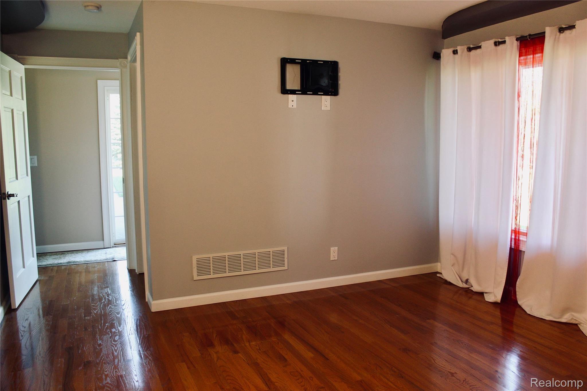 36380 Ryan Road Sterling Heights, MI 48310 - Photo 43 of 48 IMG_0294.jpg