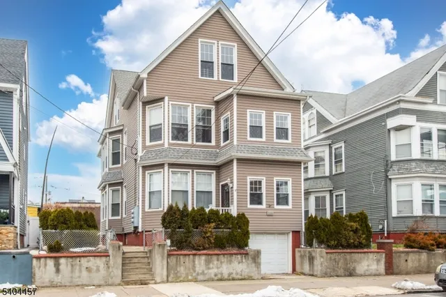 $1,995 | 235 North 7th Street, Prospect Park, NJ 07508