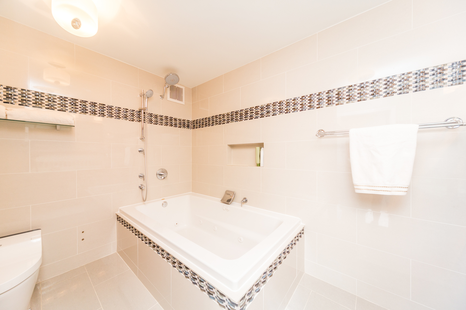 655 West Irving Park Road, Unit 2801 Chicago, IL 60613 - Photo 21 of 44