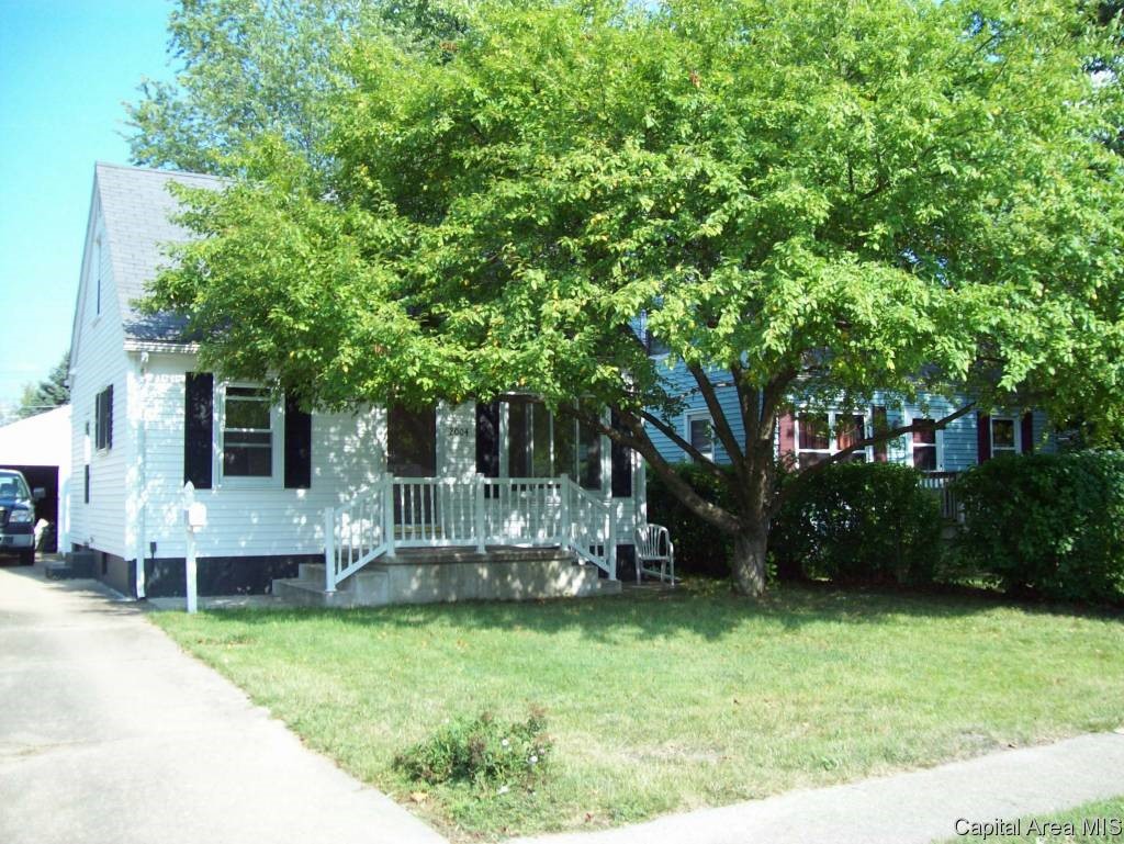 2004 North 22nd Street Springfield, IL 62702 - Photo 3 of 16