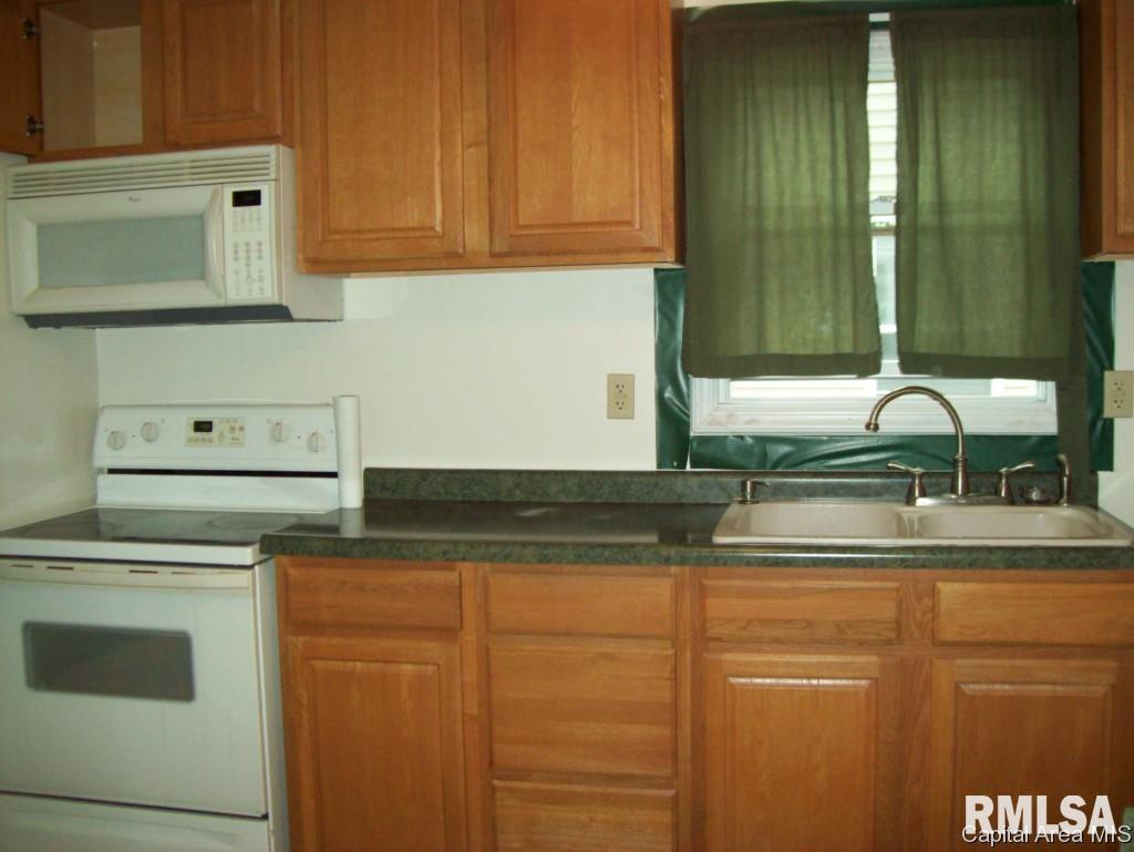 2004 North 22nd Street Springfield, IL 62702 - Photo 10 of 16