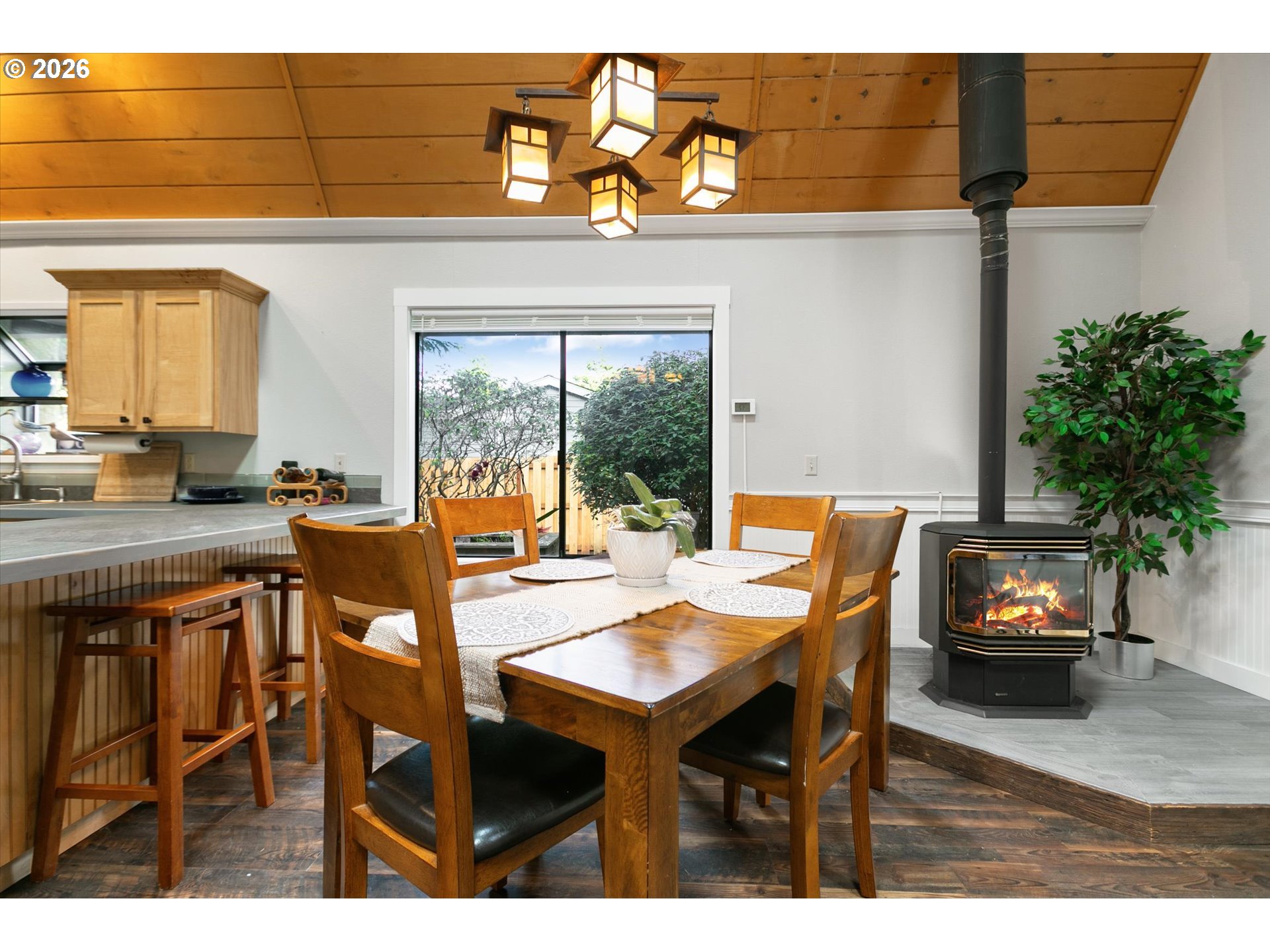 315 Seagrove Loop Lincoln City, OR 97367 - Photo 9 of 41