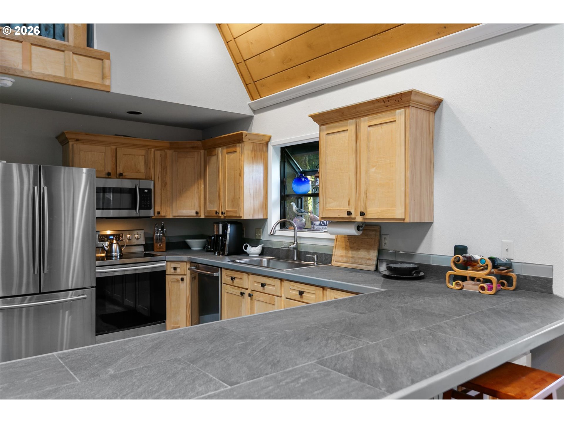 315 Seagrove Loop Lincoln City, OR 97367 - Photo 10 of 41