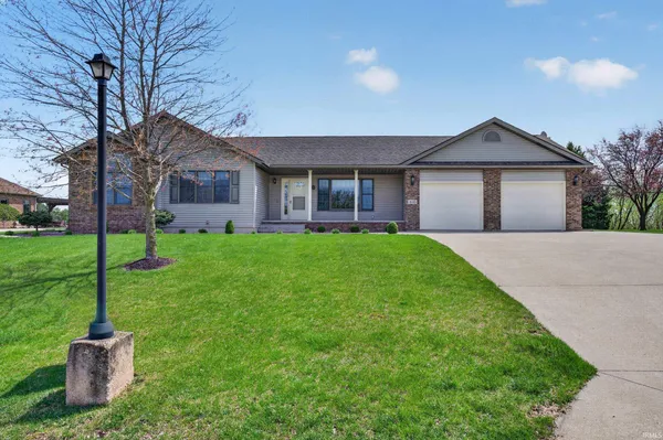 $349,900 | 400 Village Drive, Albion, IN 46701