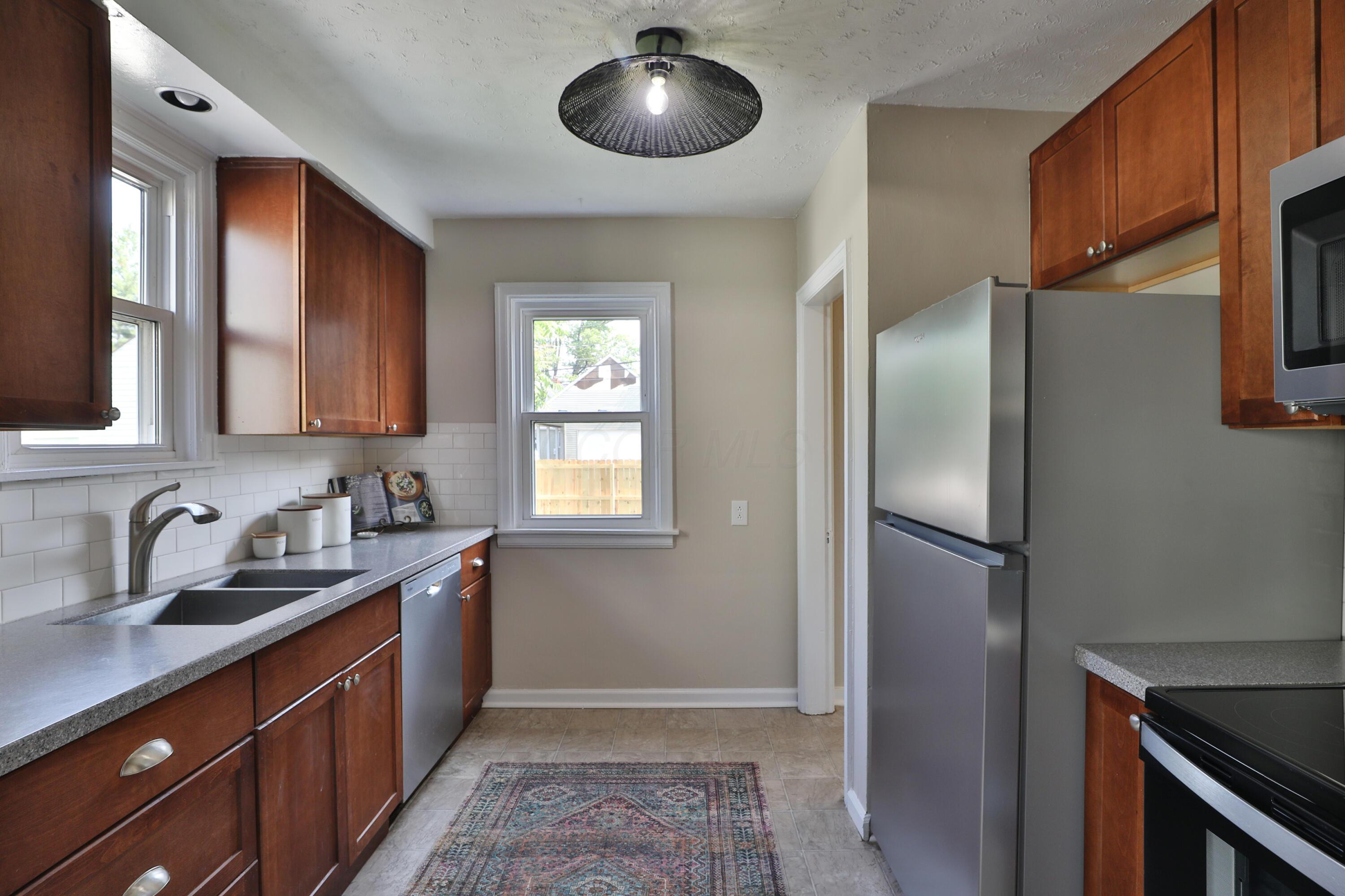 580 Tibet Road Columbus, OH 43202 - Photo 14 of 42 Kitchen