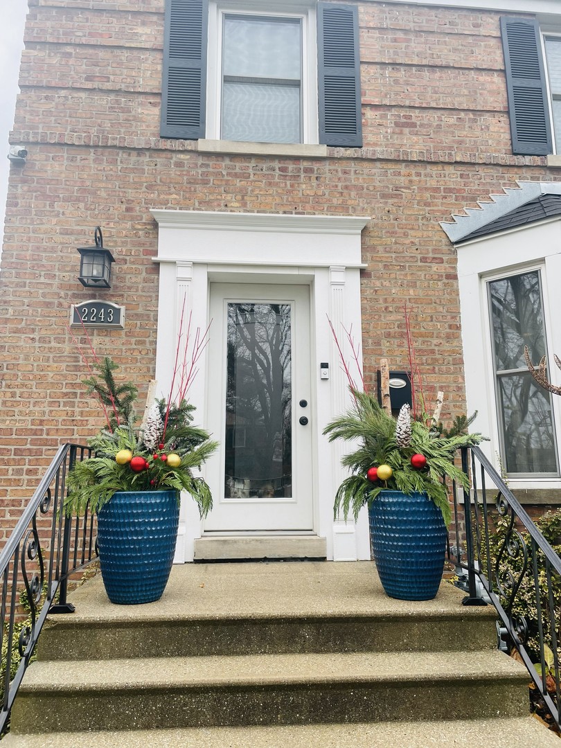 2243 South 3rd Avenue Riverside, IL 60546 - Photo 2 of 31 Gallery Image 2