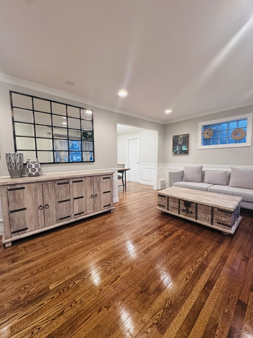 2243 South 3rd Avenue Riverside, IL 60546 - Photo 3 of 31 Gallery Image 3