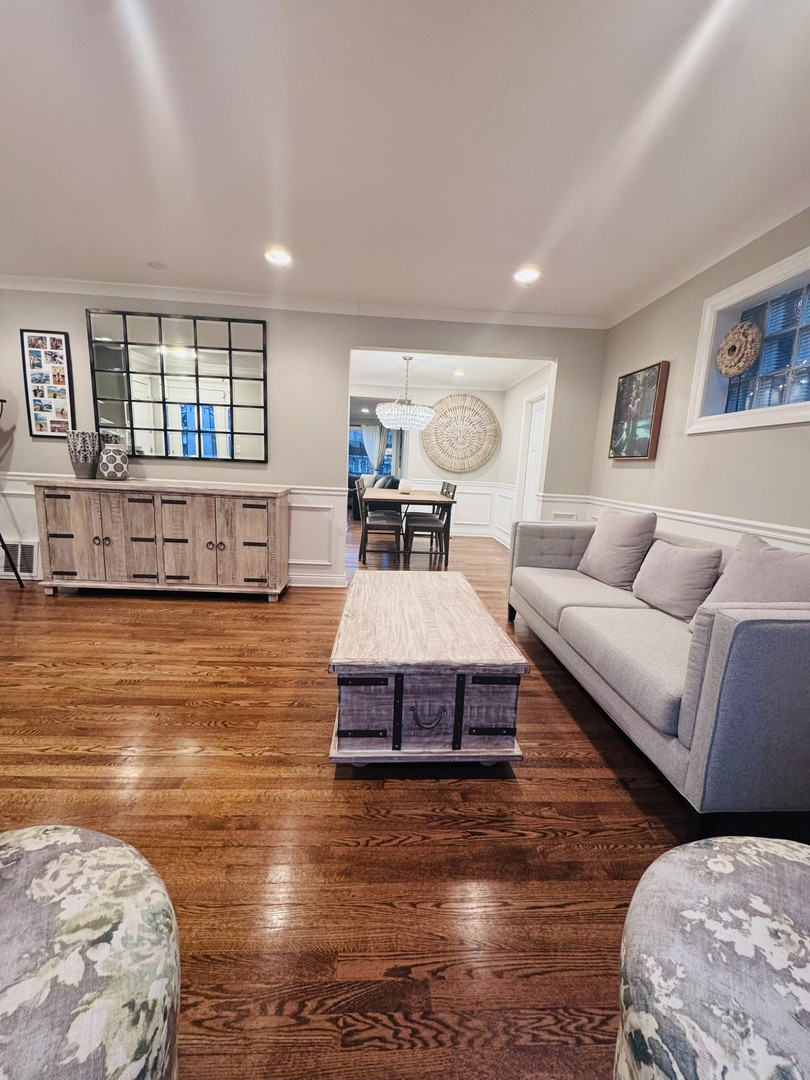 2243 South 3rd Avenue Riverside, IL 60546 - Photo 4 of 31 Gallery Image 4