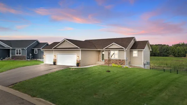 $549,900 | 603 Grouse Way, New Richmond, WI 54017