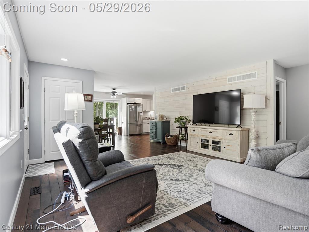 11447 North Latson Road Linden, MI 48451 - Photo 7 of 52