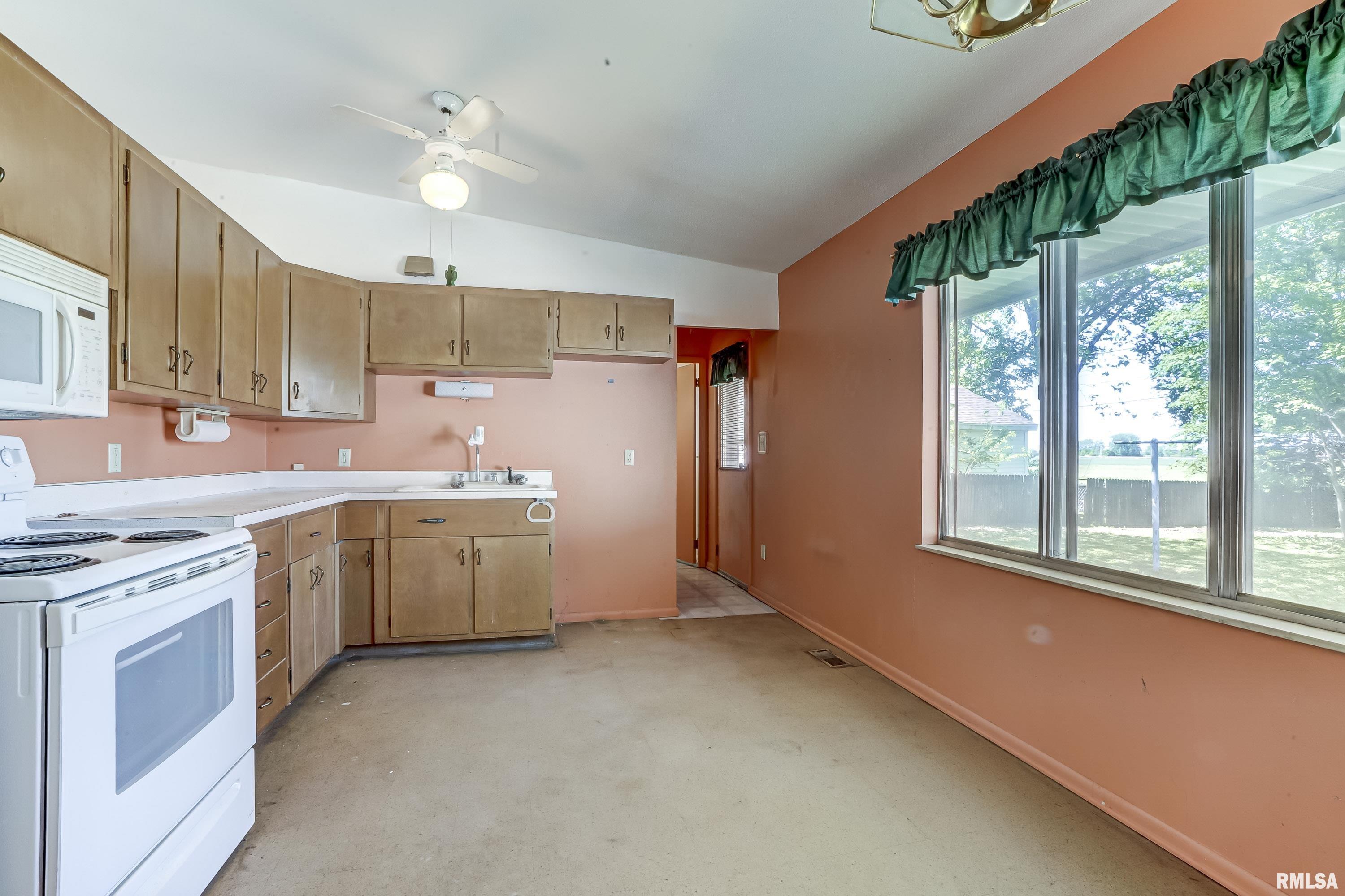 3425 South College Street Springfield, IL 62703 - Photo 11 of 34 Gallery Image 11