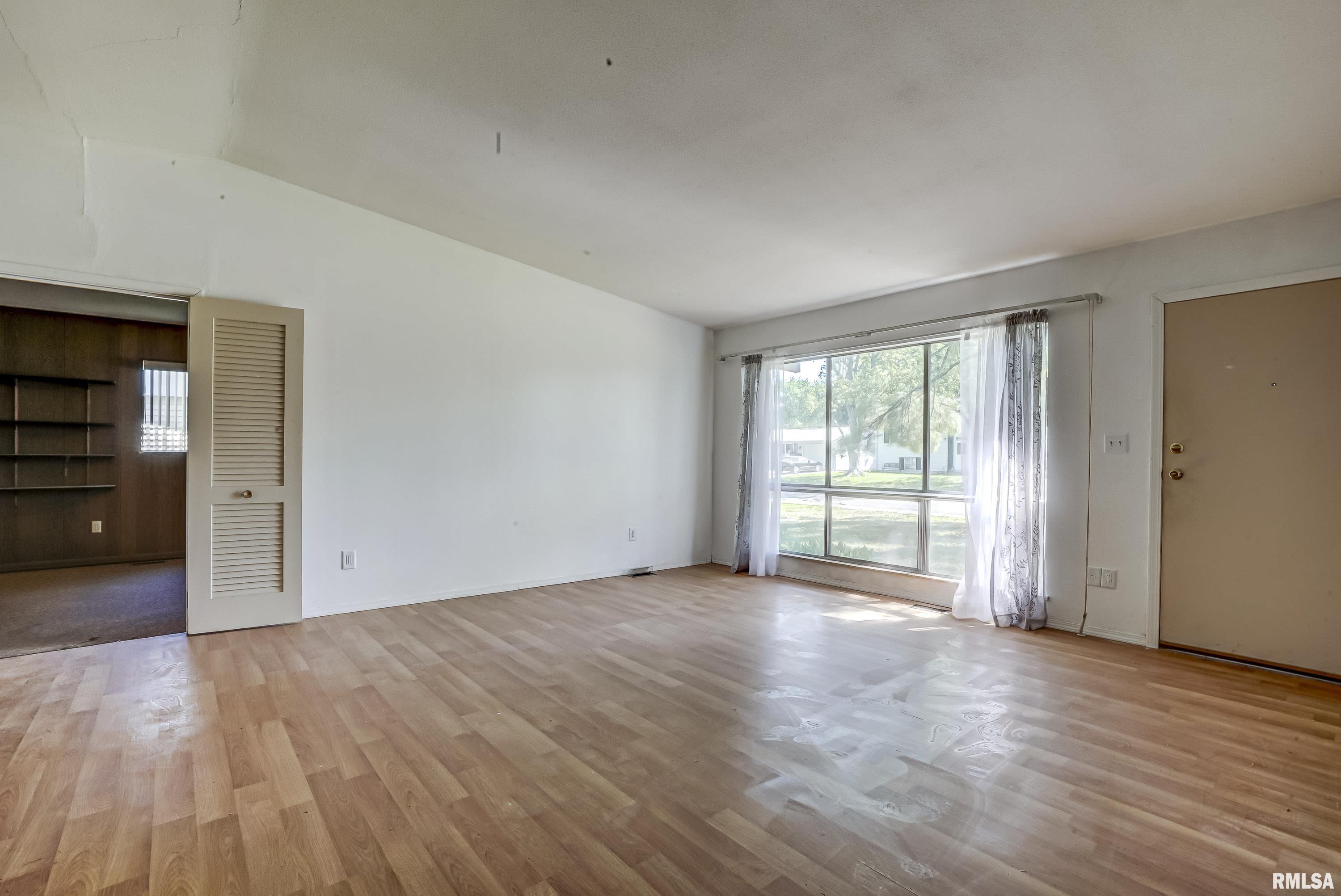 3425 South College Street Springfield, IL 62703 - Photo 6 of 34 Gallery Image 6
