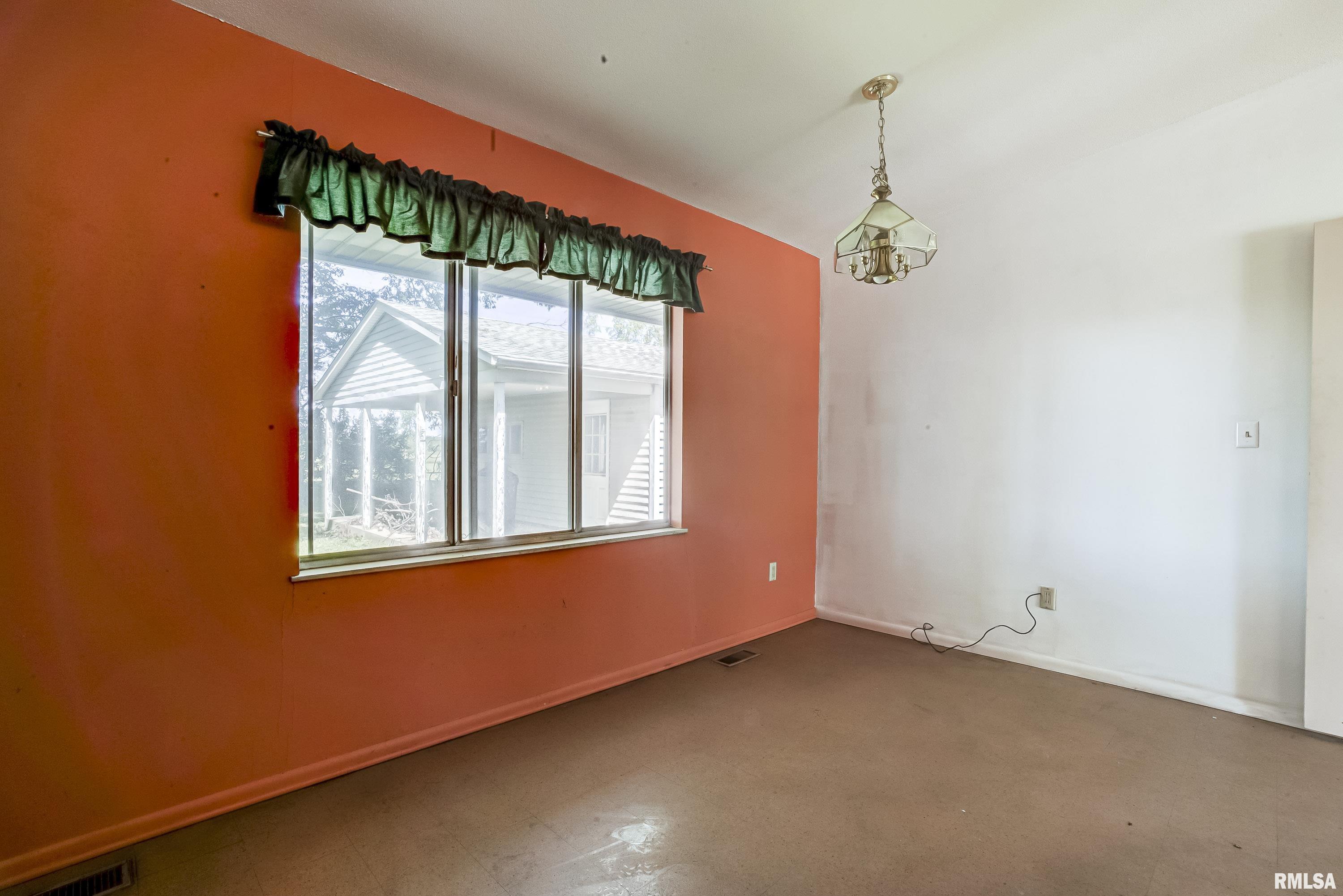3425 South College Street Springfield, IL 62703 - Photo 10 of 34 Gallery Image 10