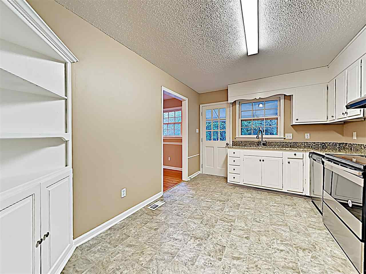720 Merrie Road Raleigh, NC 27606 - Photo 3 of 15 Photo 3