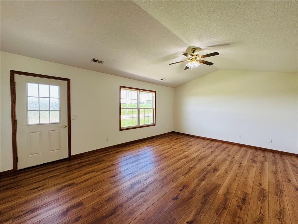 405 South Country Club Road Maryville, MO 64468 - Photo 2 of 19