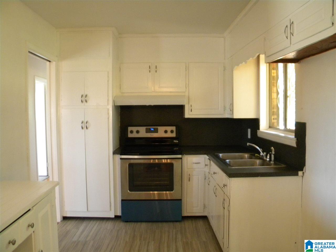3065 Wenonah Park Road Southwest Birmingham, AL 35211 - Photo 2 of 15