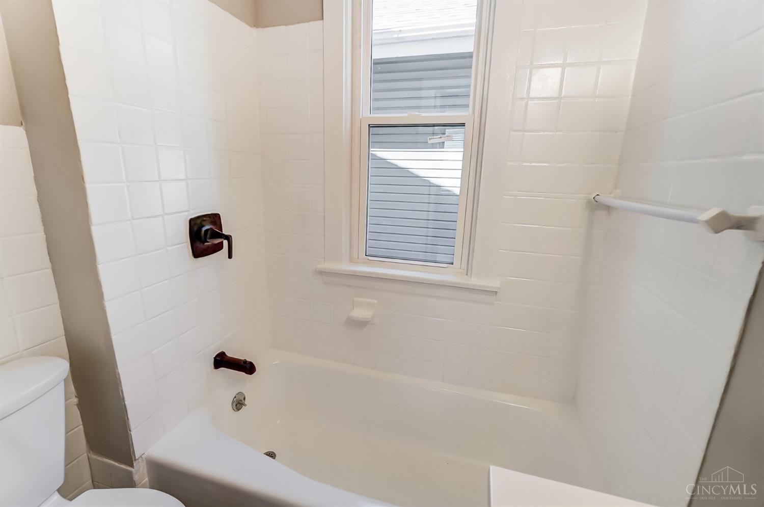 2850 Cypress Way Cincinnati, OH 45212 - Photo 21 of 32 Gallery Image 21
