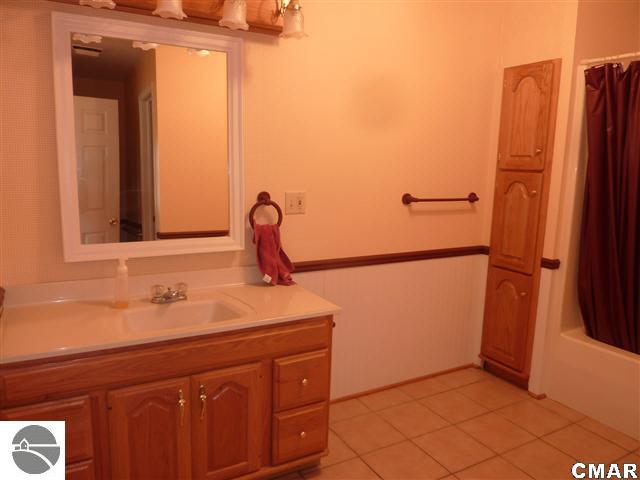 8757 Duncan Road Clare, MI 48617 - Photo 10 of 17 1772158-9.JPG