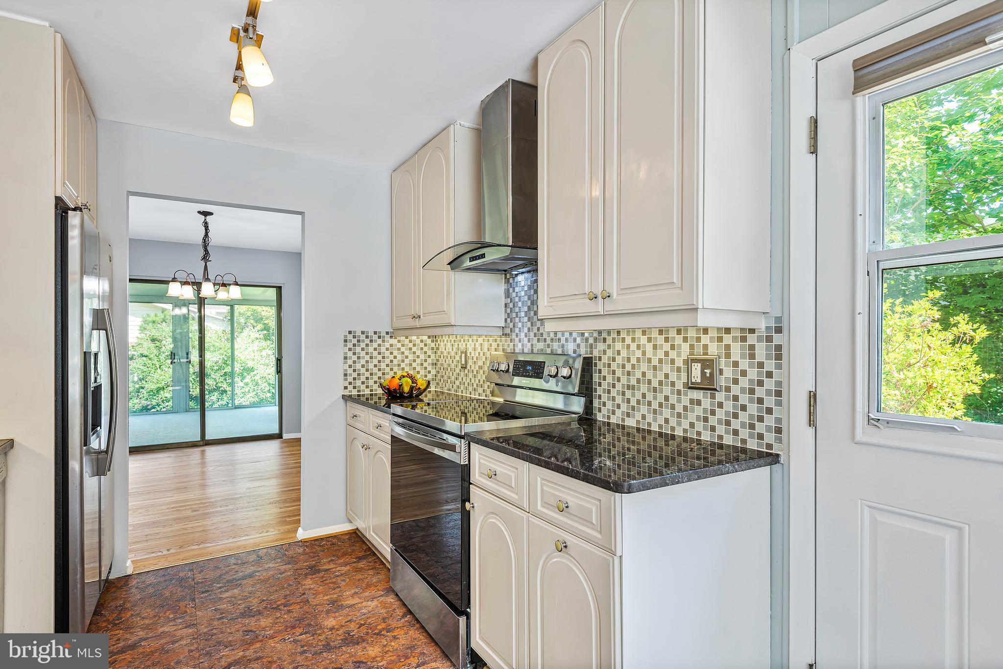 807 Carter Road Rockville, MD 20852 - Photo 16 of 64 Kitchen with Granite Countertops