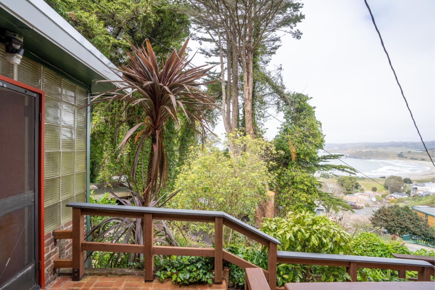 424 Belfast Avenue Pacifica, CA 94044 - Photo 2 of 16