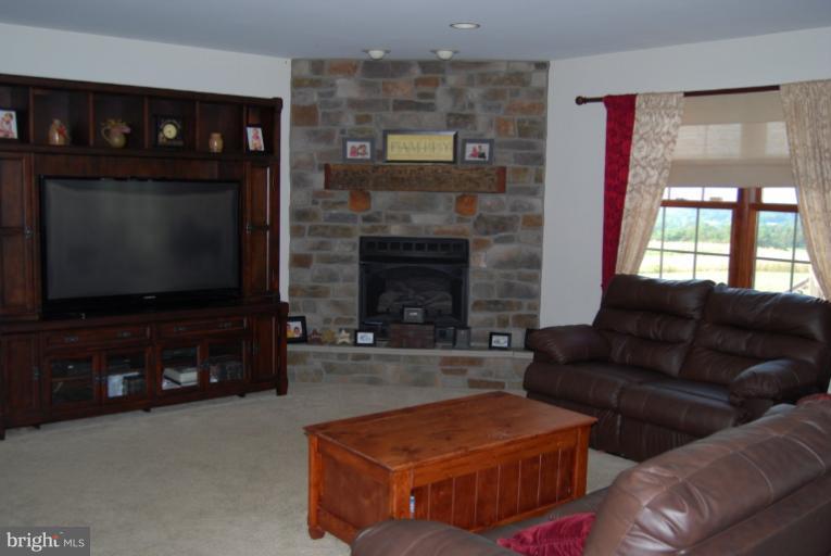 21432 Ruble Road Boonsboro, MD 21713 - Photo 22 of 26 Living Room