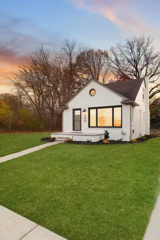 $279,900 | 21618 Woodbridge Street, St. Clair Shores, MI 48080