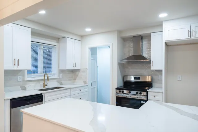 $279,900 | 21618 Woodbridge Street, St. Clair Shores, MI 48080