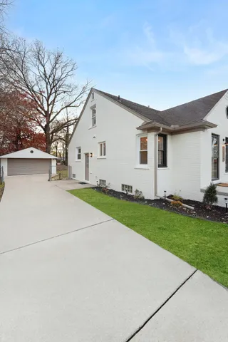 $279,900 | 21618 Woodbridge Street, St. Clair Shores, MI 48080