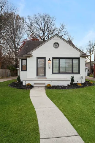 $279,900 | 21618 Woodbridge Street, St. Clair Shores, MI 48080