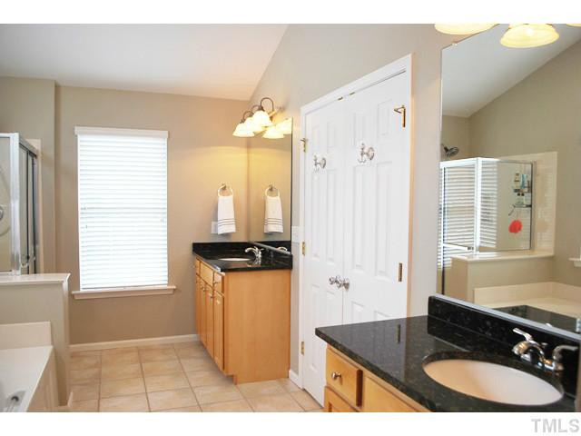 10412 Chandler Way Raleigh, NC 27614 - Photo 14 of 22 Master Bath/Spa
