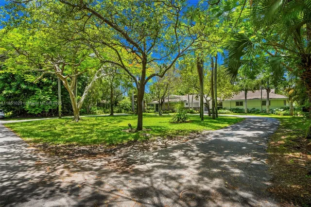 $2,995,000 | 12365 Southwest 60th Court, Pinecrest, FL 33156