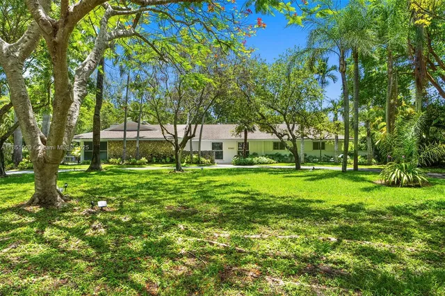 $2,995,000 | 12365 Southwest 60th Court, Pinecrest, FL 33156