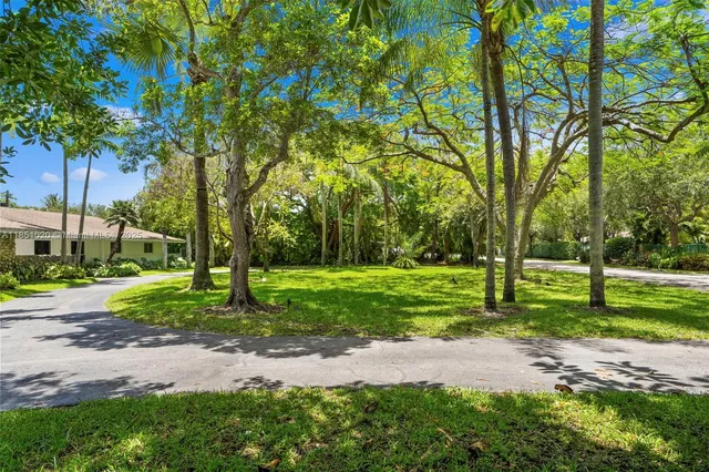 $2,995,000 | 12365 Southwest 60th Court, Pinecrest, FL 33156