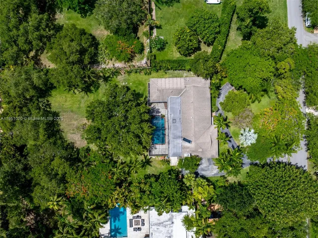 $2,995,000 | 12365 Southwest 60th Court, Pinecrest, FL 33156