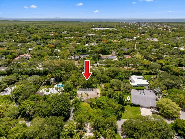 $2,995,000 | 12365 Southwest 60th Court, Pinecrest, FL 33156