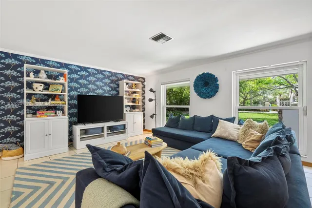 $2,995,000 | 12365 Southwest 60th Court, Pinecrest, FL 33156