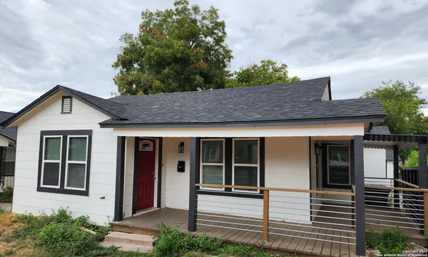 $2,495 | 747 Bailey Avenue, San Antonio, TX 78210