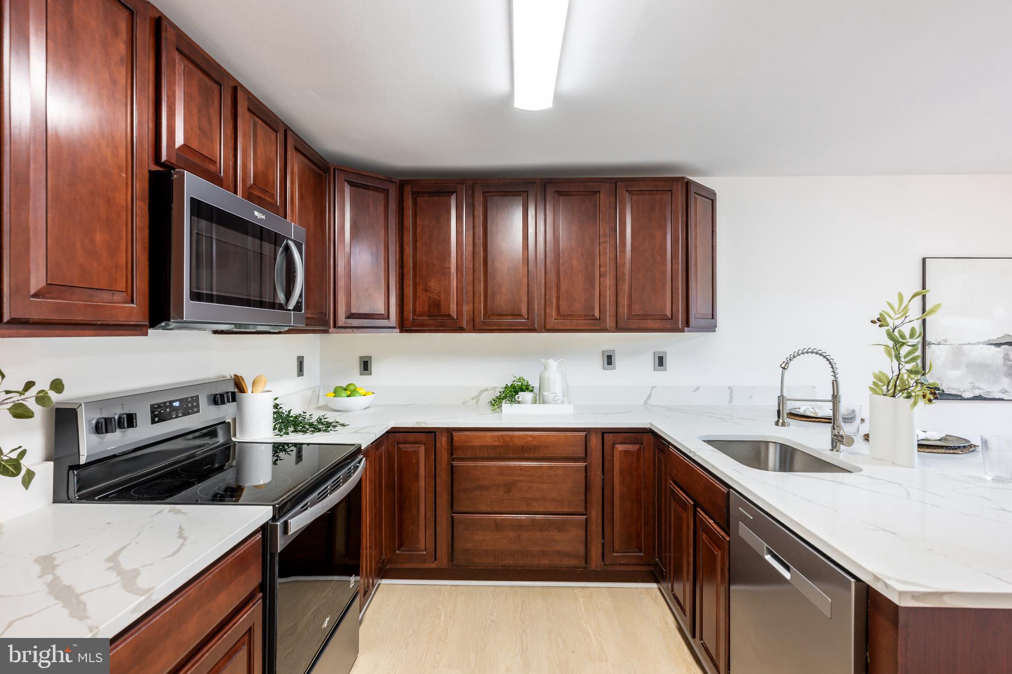 8969 Skyrock Court Columbia, MD 21046 - Photo 8 of 34