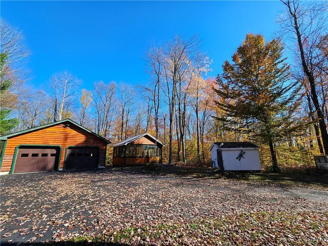 $345,900 | 8 North Hillsborough Road, Amboy, NY 13316