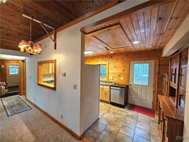 $345,900 | 8 North Hillsborough Road, Amboy, NY 13316