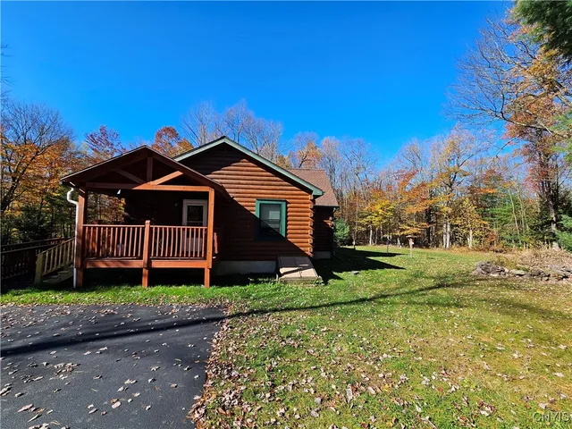 $345,900 | 8 North Hillsborough Road, Amboy, NY 13316