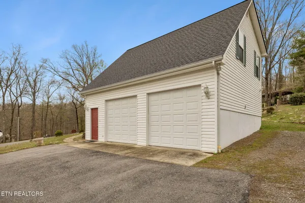 $575,000 | 2060 Torbett Road, Spring City, TN 37381