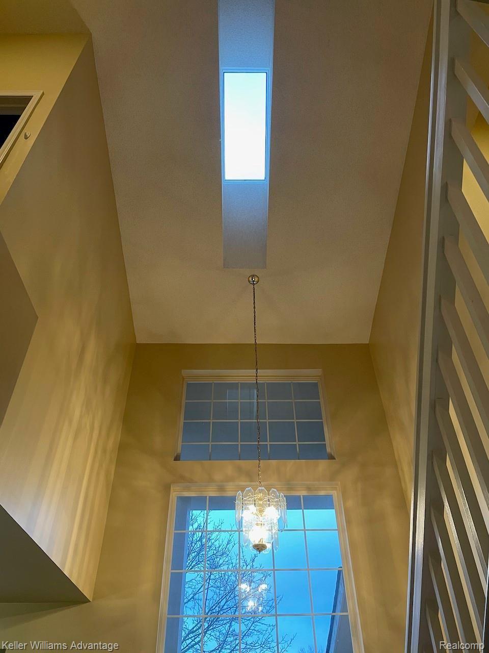 3229 Silverbrook Drive Rochester, MI 48306 - Photo 3 of 33 Cathedral ceilings and skylight for extra light