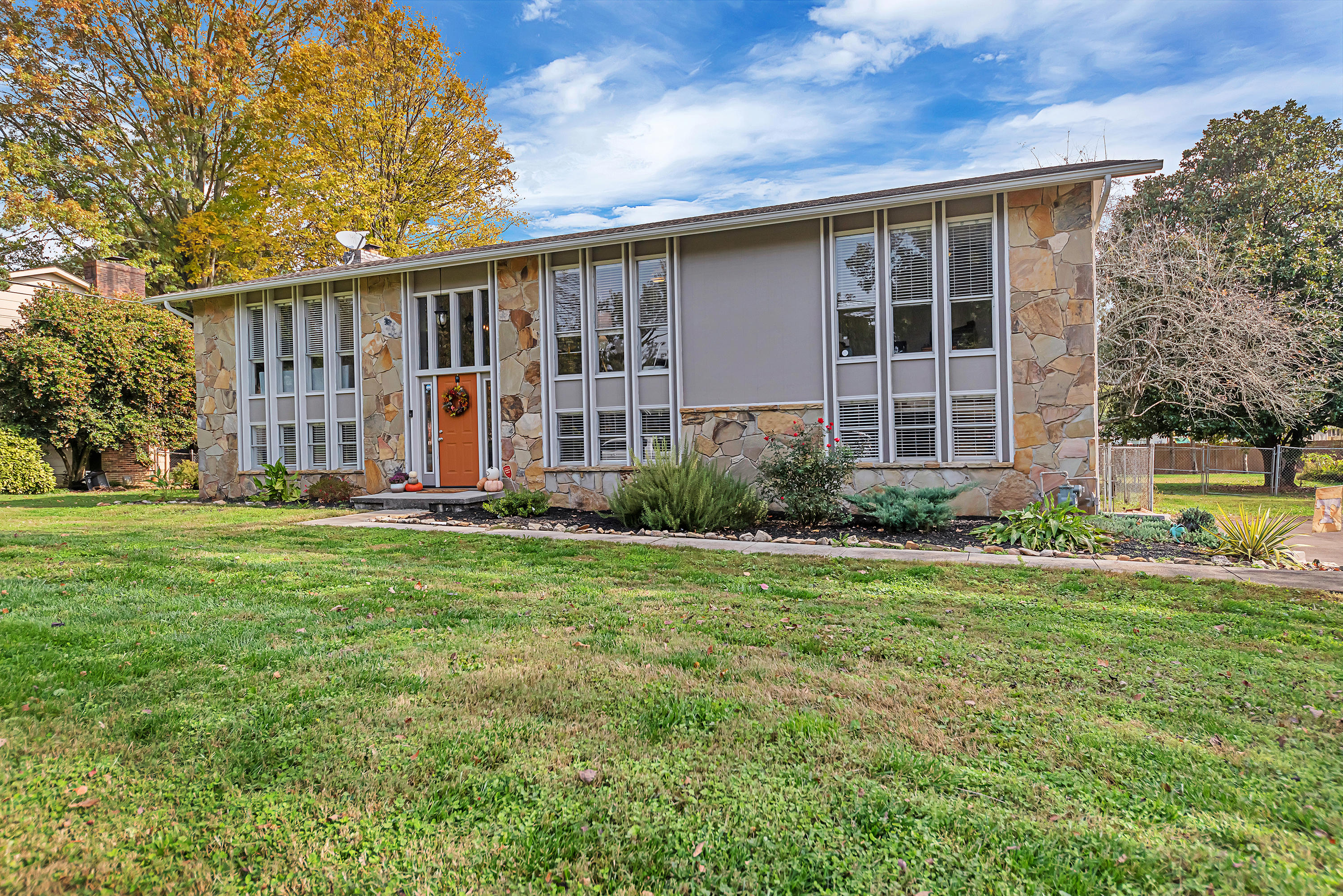1112 Kevin Road Knoxville, TN 37923 - Photo 32 of 32 AgentOptix -4