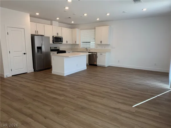 $2,600 | 10253 Altavia Rock Street, Las Vegas, NV 89141