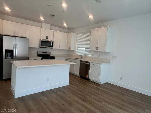 $2,600 | 10253 Altavia Rock Street, Las Vegas, NV 89141